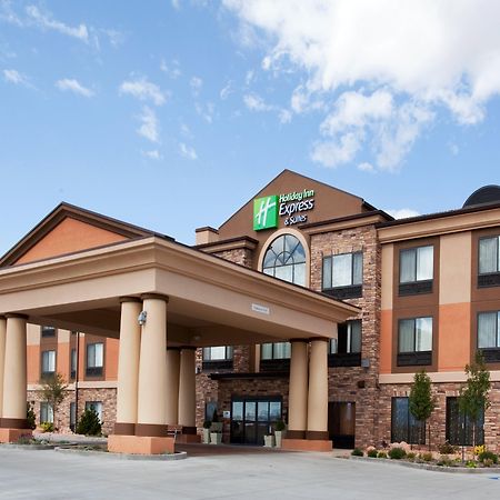 Holiday Inn Express Richfield By Ihg Exterior photo