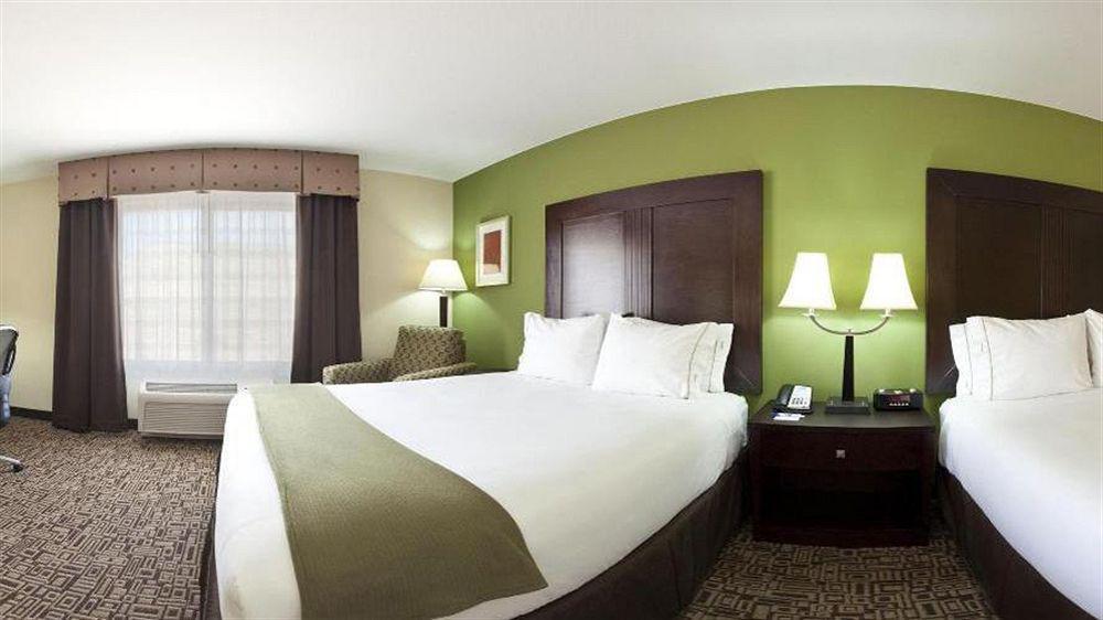 Holiday Inn Express Richfield By Ihg Exterior photo
