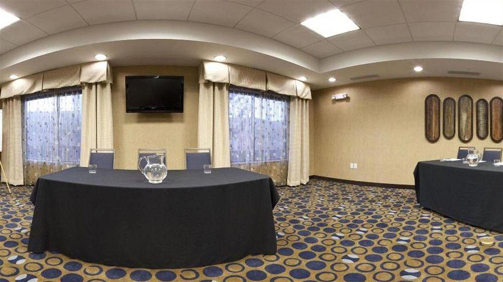 Holiday Inn Express Richfield By Ihg Exterior photo