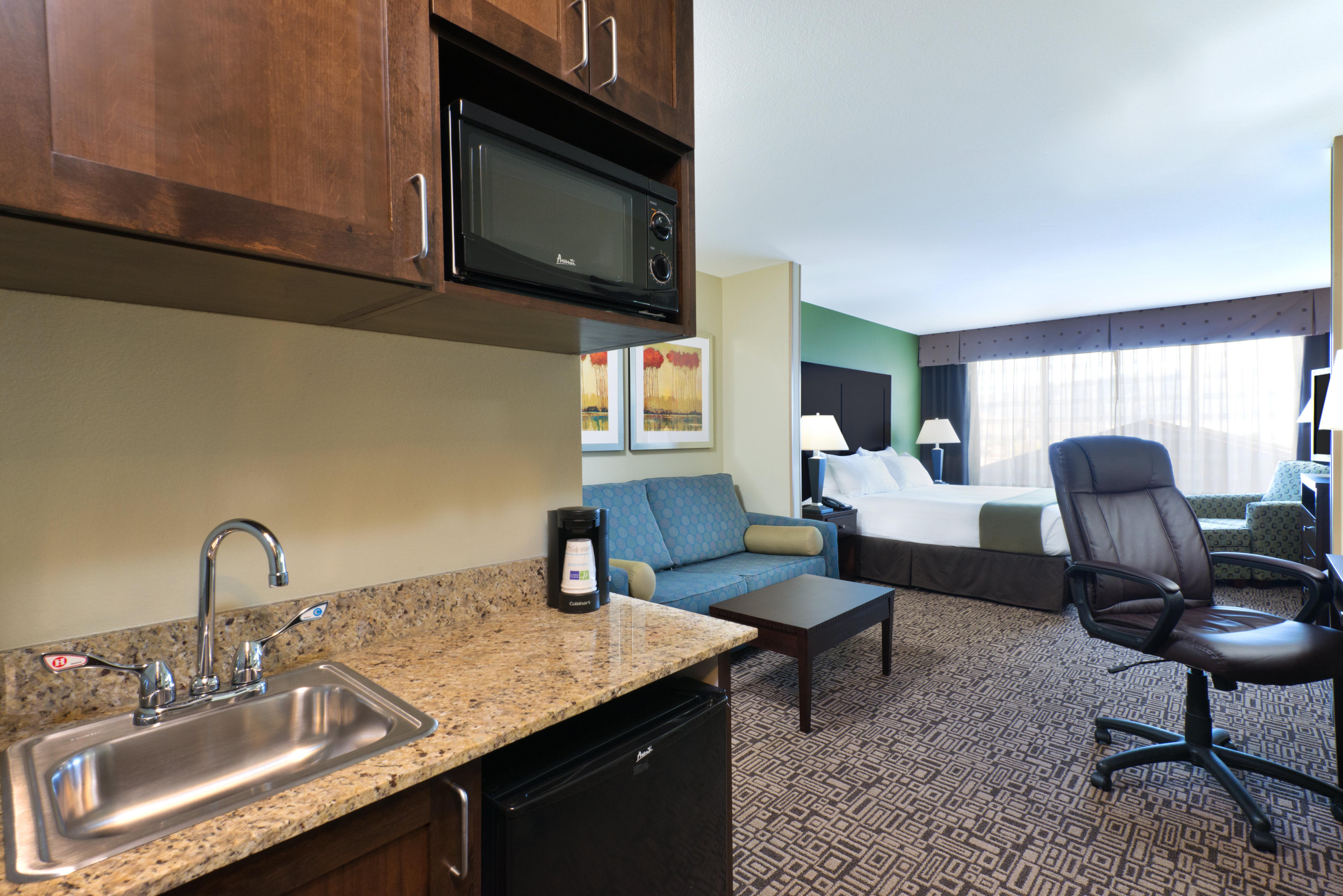 Holiday Inn Express Richfield By Ihg Exterior photo