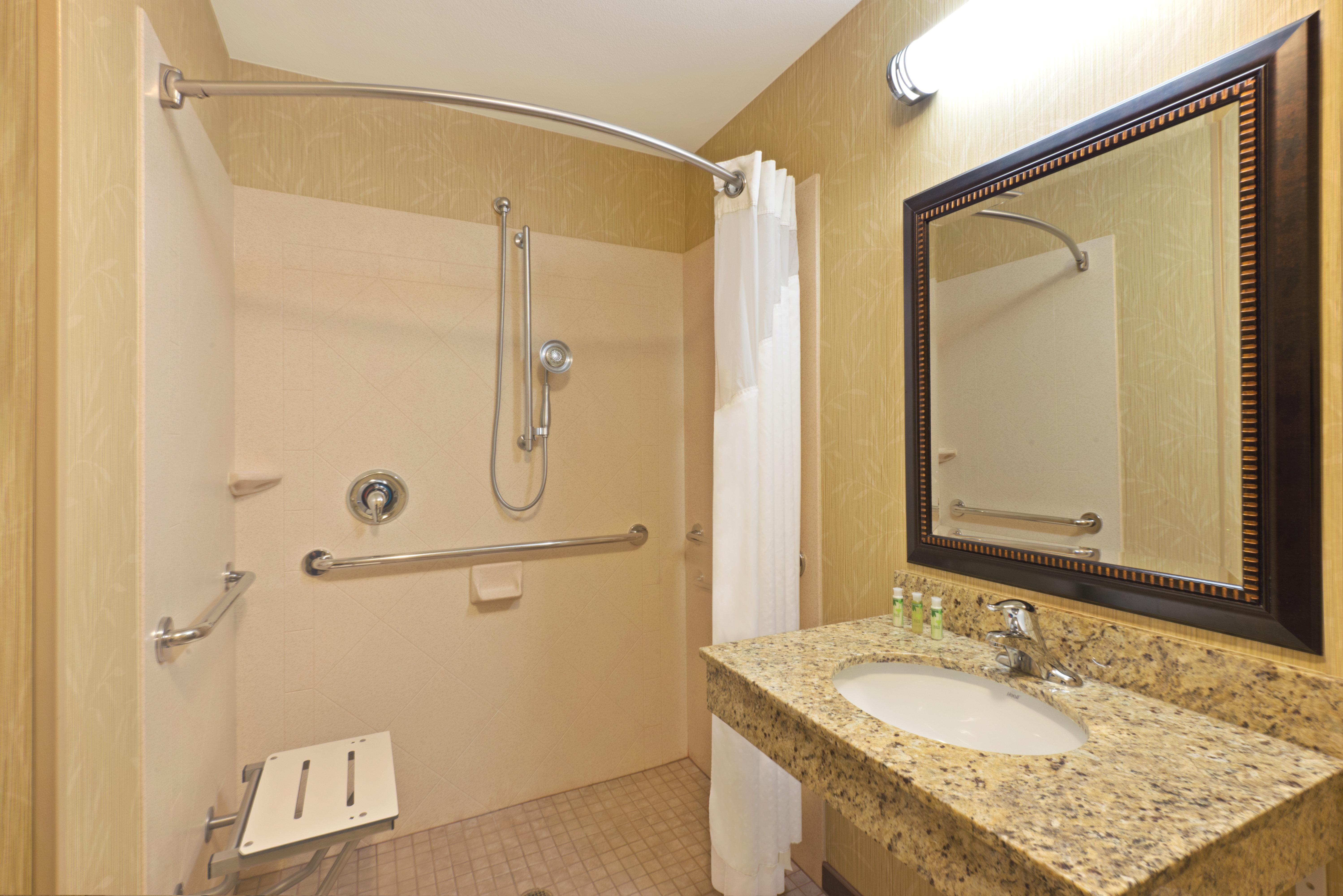 Holiday Inn Express Richfield By Ihg Exterior photo