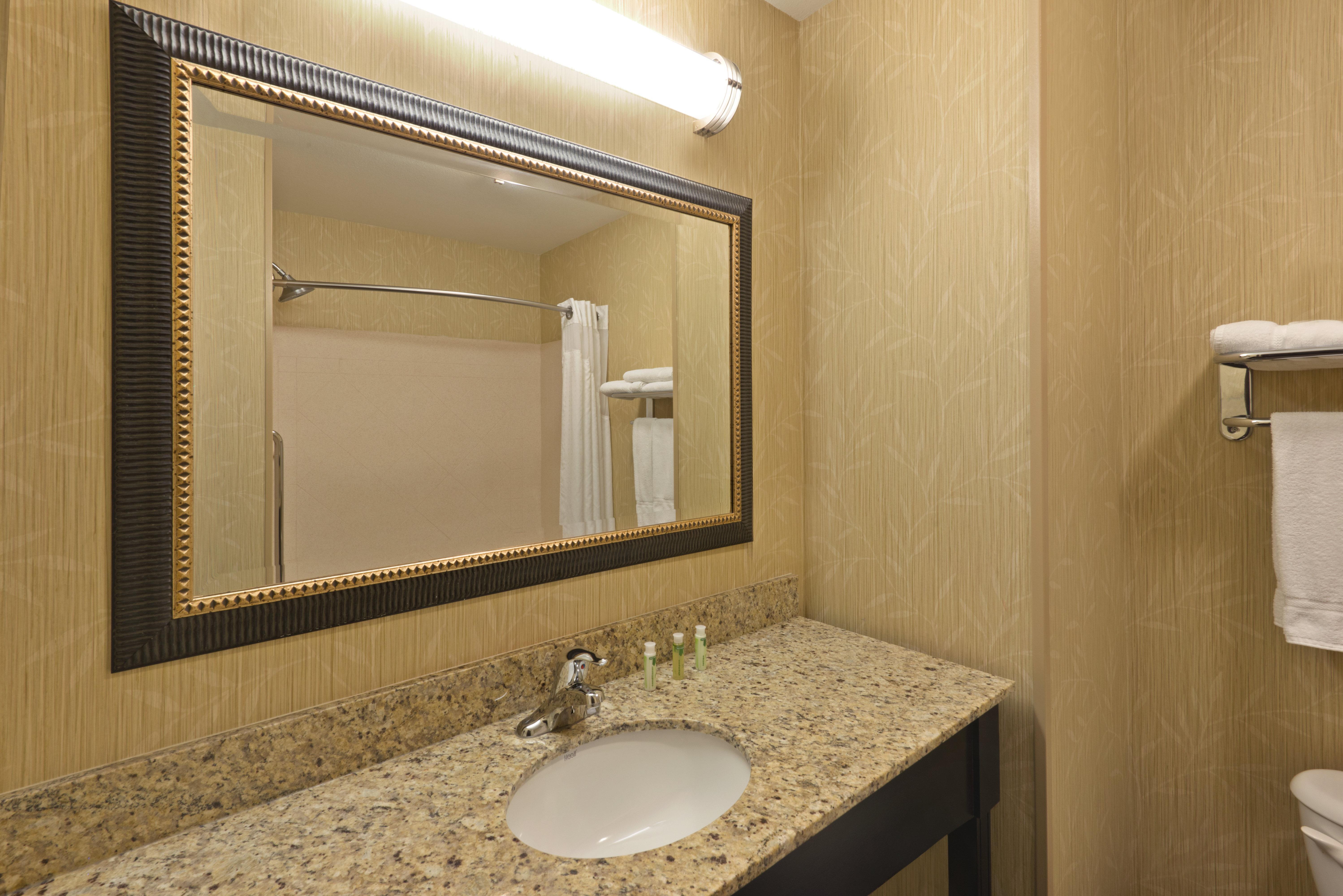 Holiday Inn Express Richfield By Ihg Exterior photo