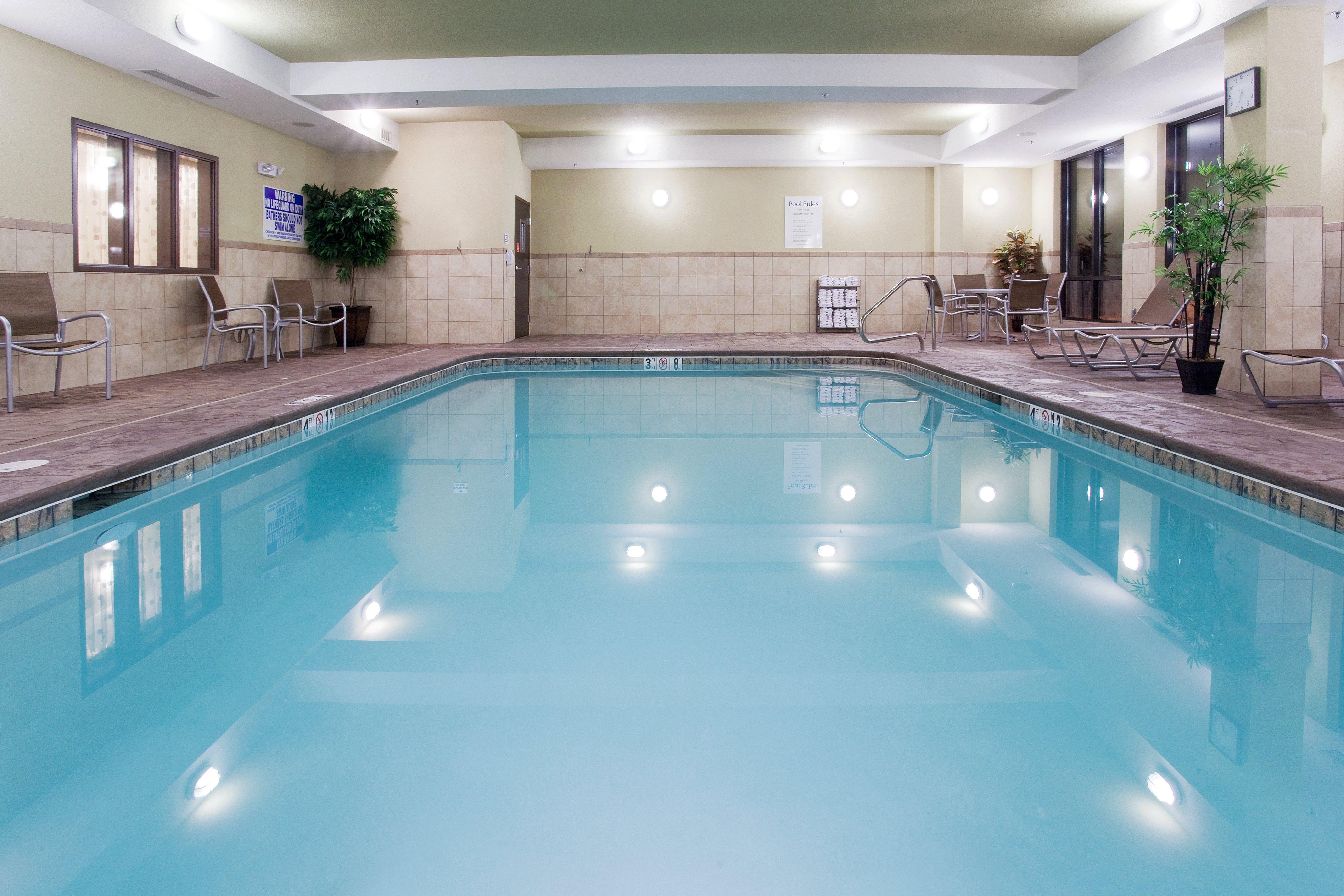 Holiday Inn Express Richfield By Ihg Exterior photo
