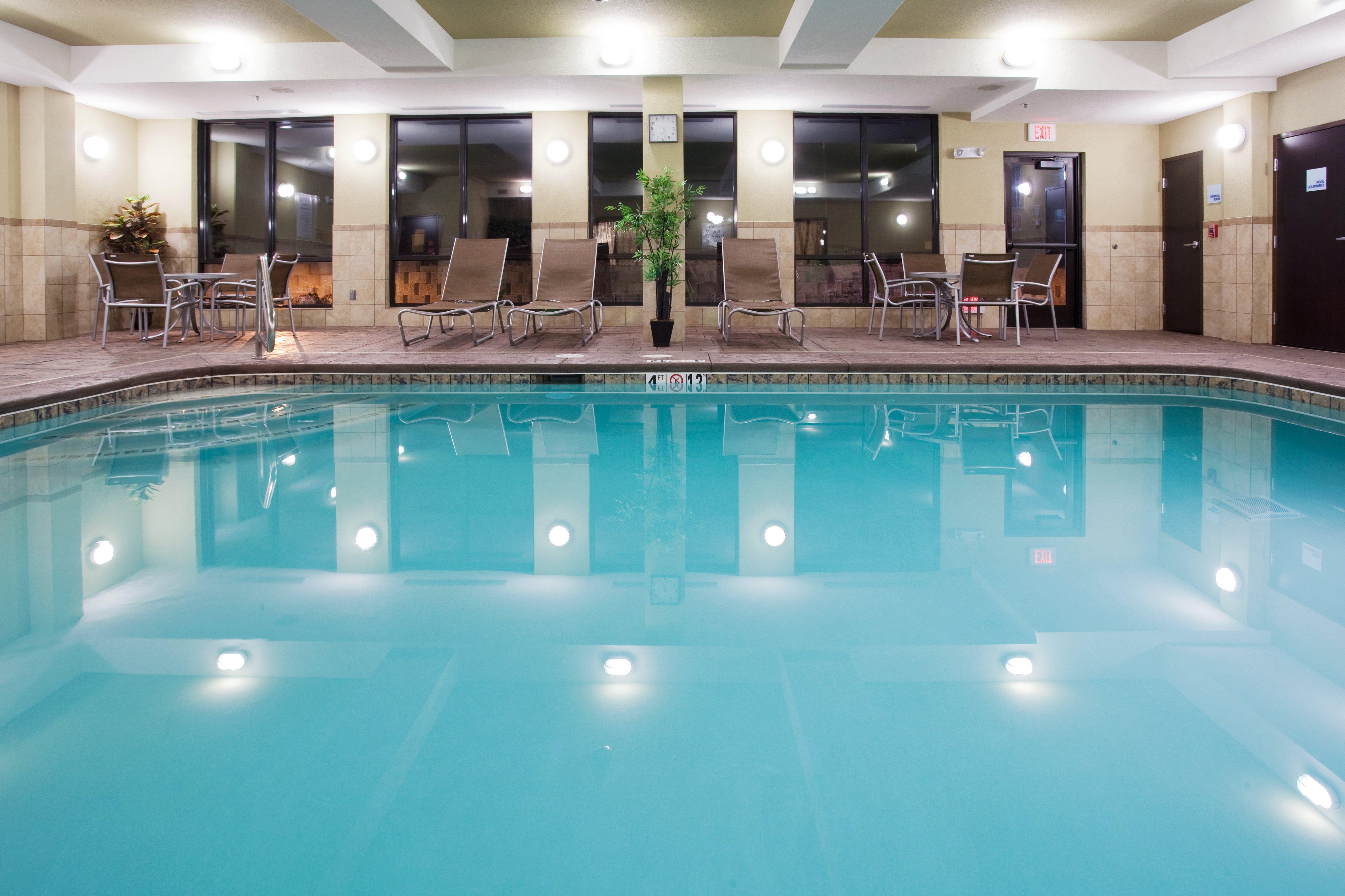 Holiday Inn Express Richfield By Ihg Exterior photo