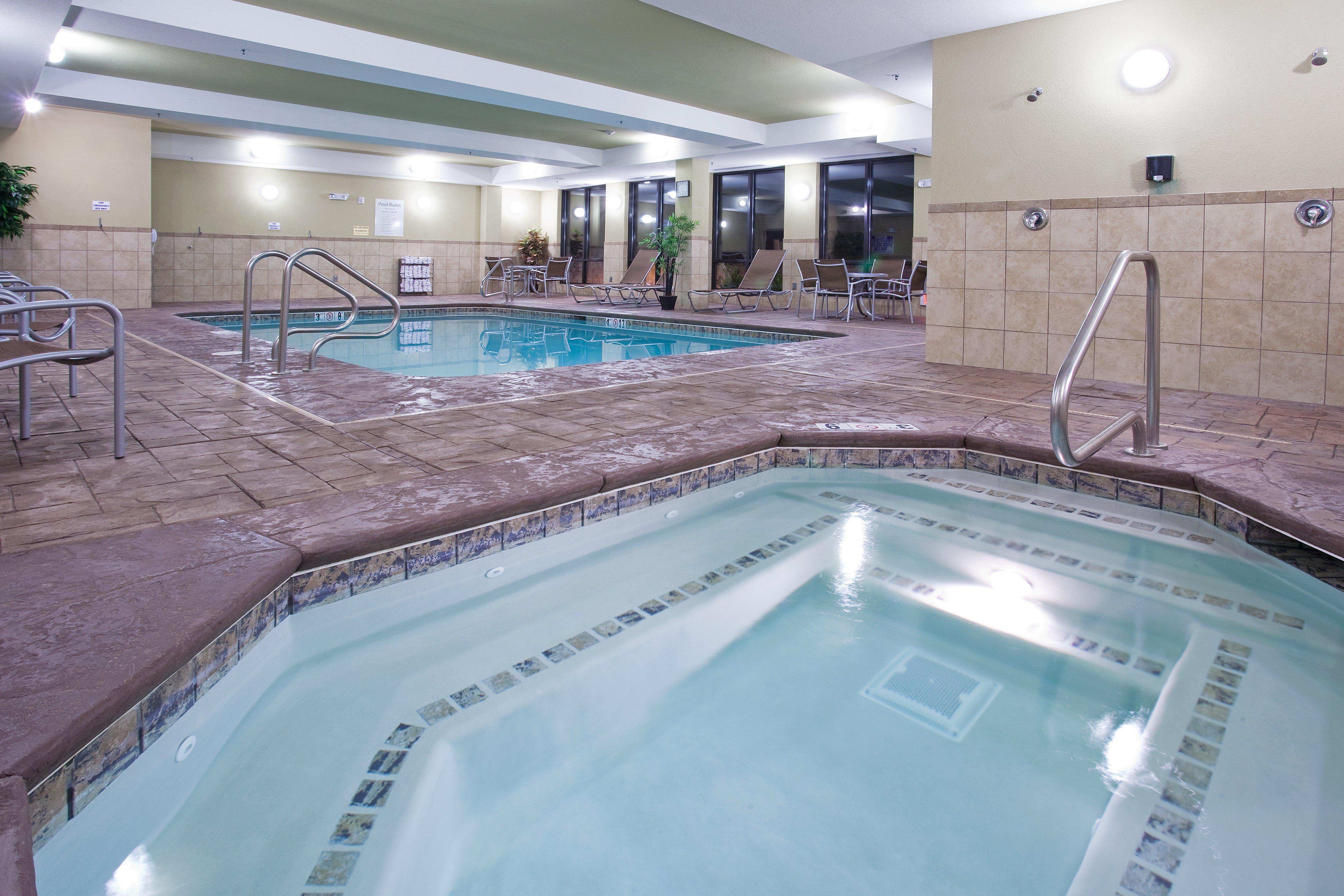 Holiday Inn Express Richfield By Ihg Exterior photo