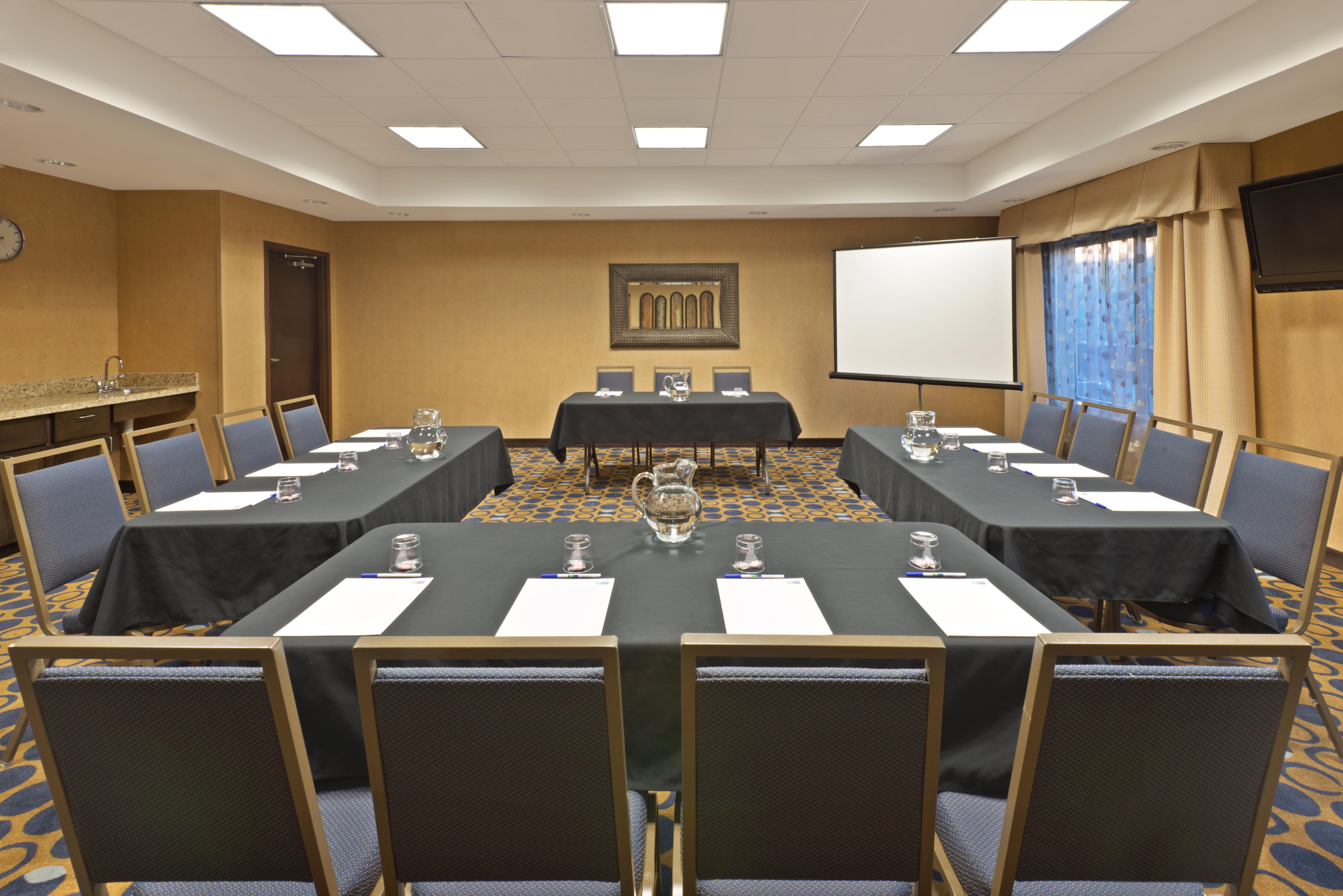 Holiday Inn Express Richfield By Ihg Exterior photo