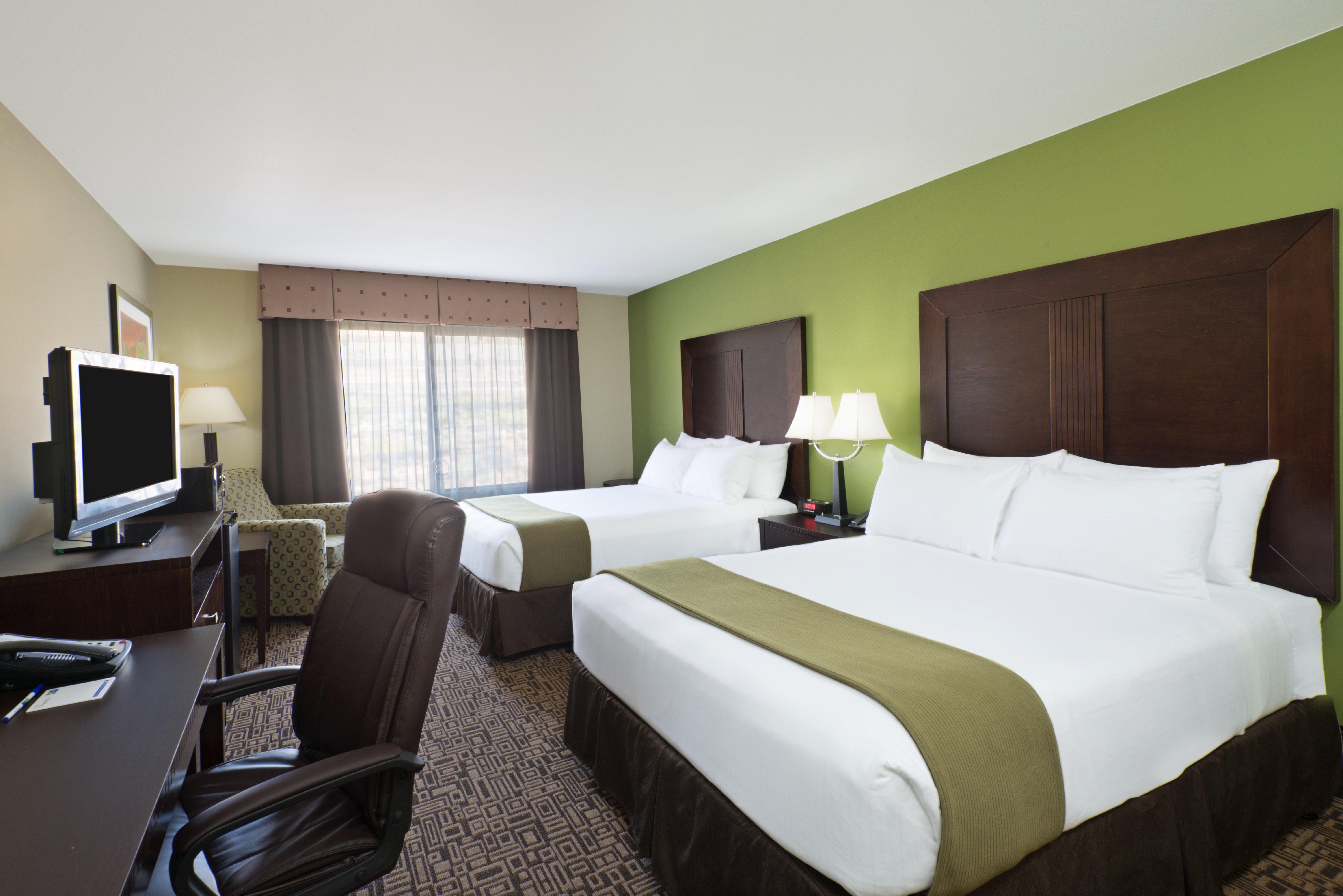 Holiday Inn Express Richfield By Ihg Exterior photo