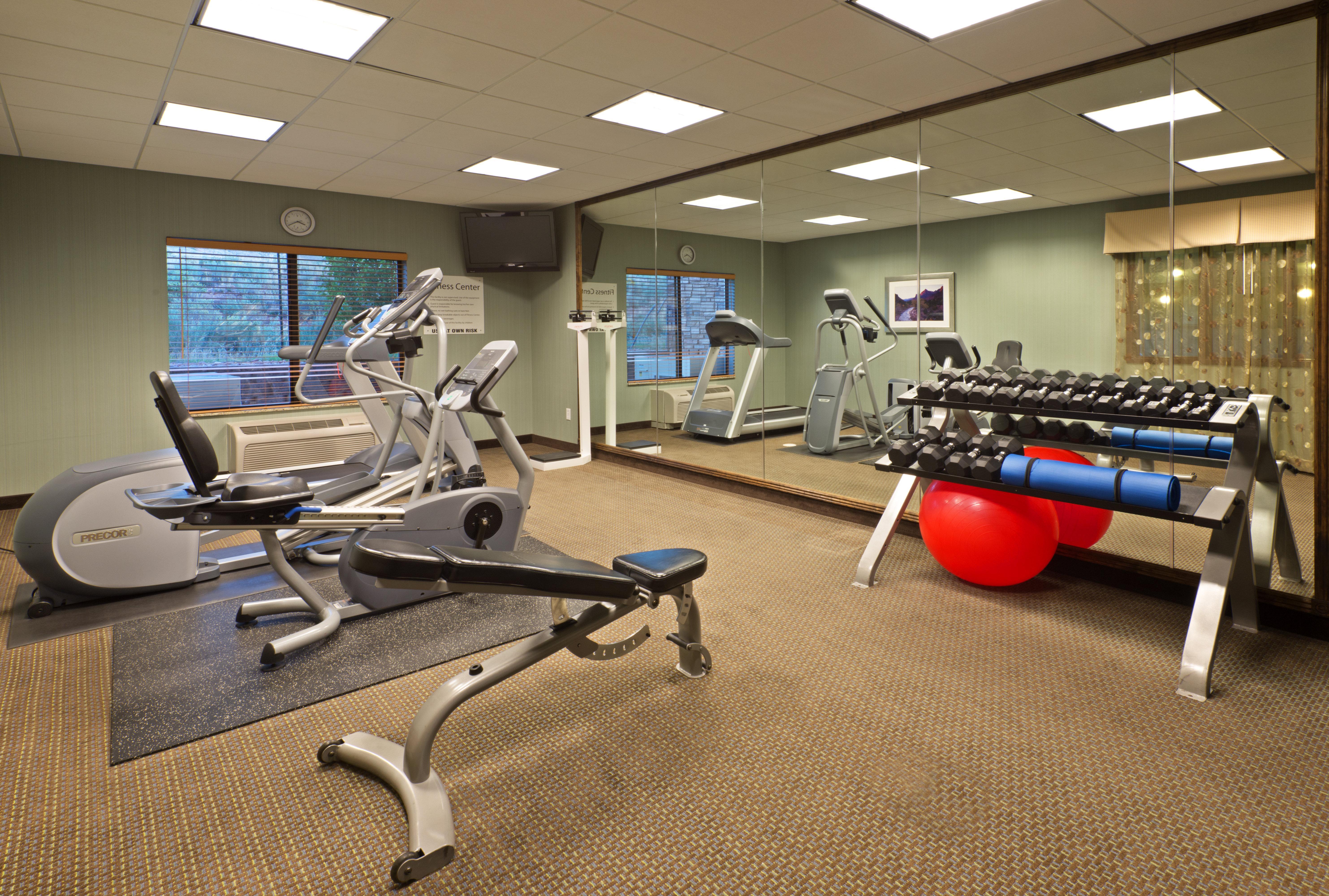 Holiday Inn Express Richfield By Ihg Exterior photo