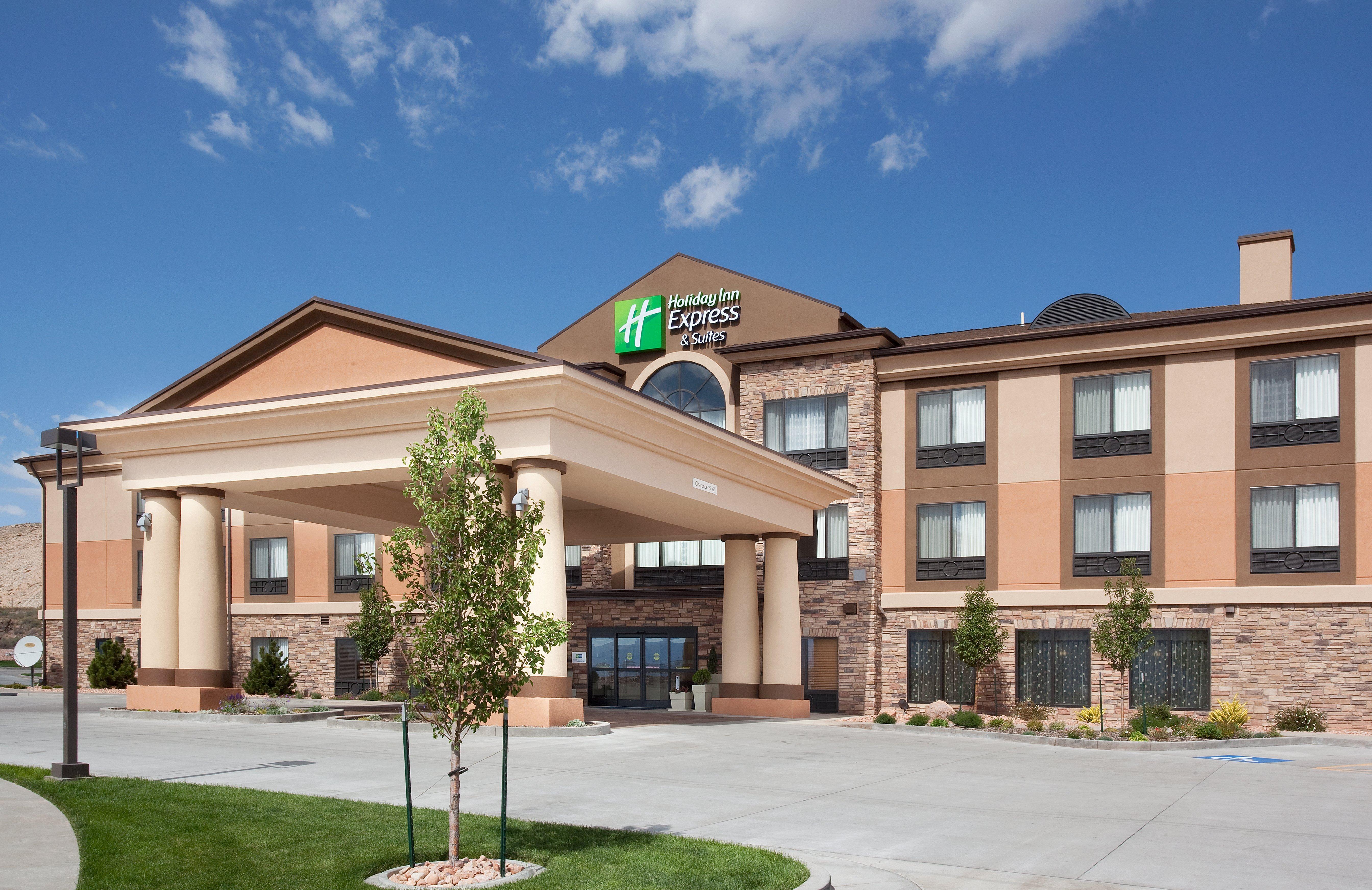 Holiday Inn Express Richfield By Ihg Exterior photo