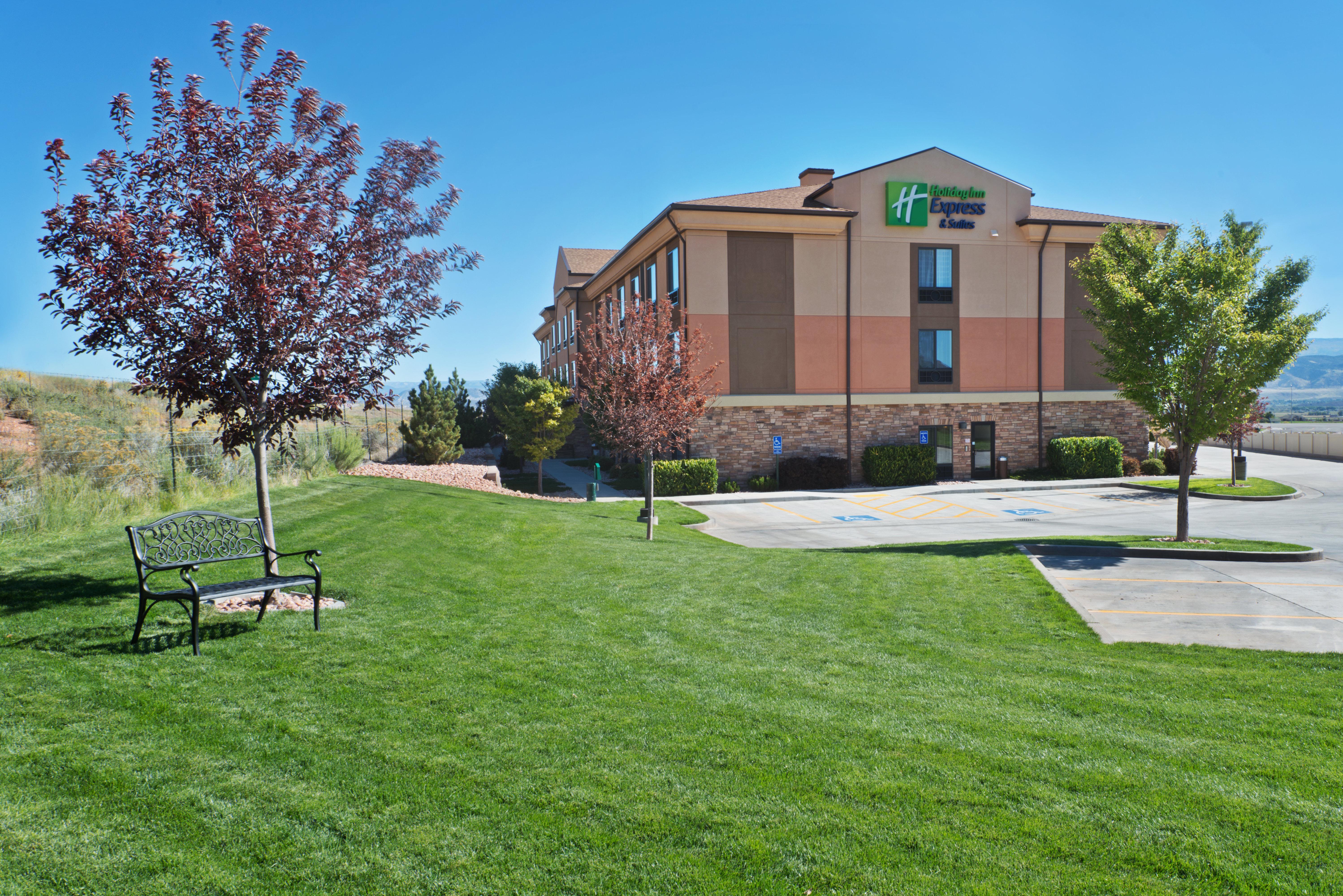 Holiday Inn Express Richfield By Ihg Exterior photo