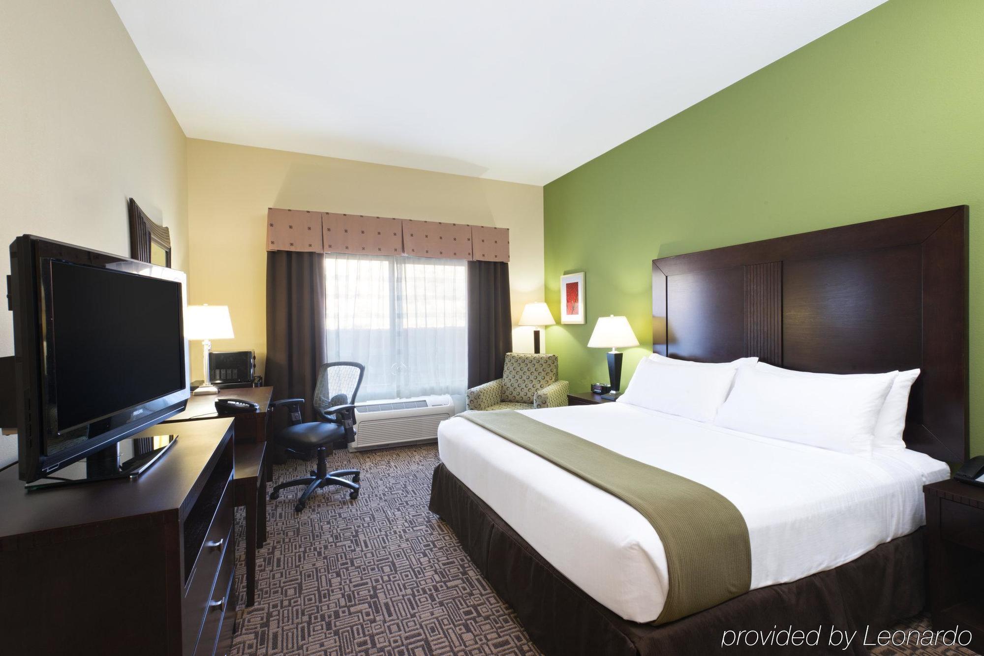 Holiday Inn Express Richfield By Ihg Exterior photo