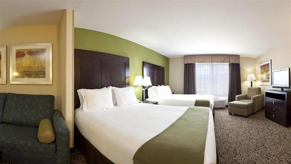 Holiday Inn Express Richfield By Ihg Exterior photo