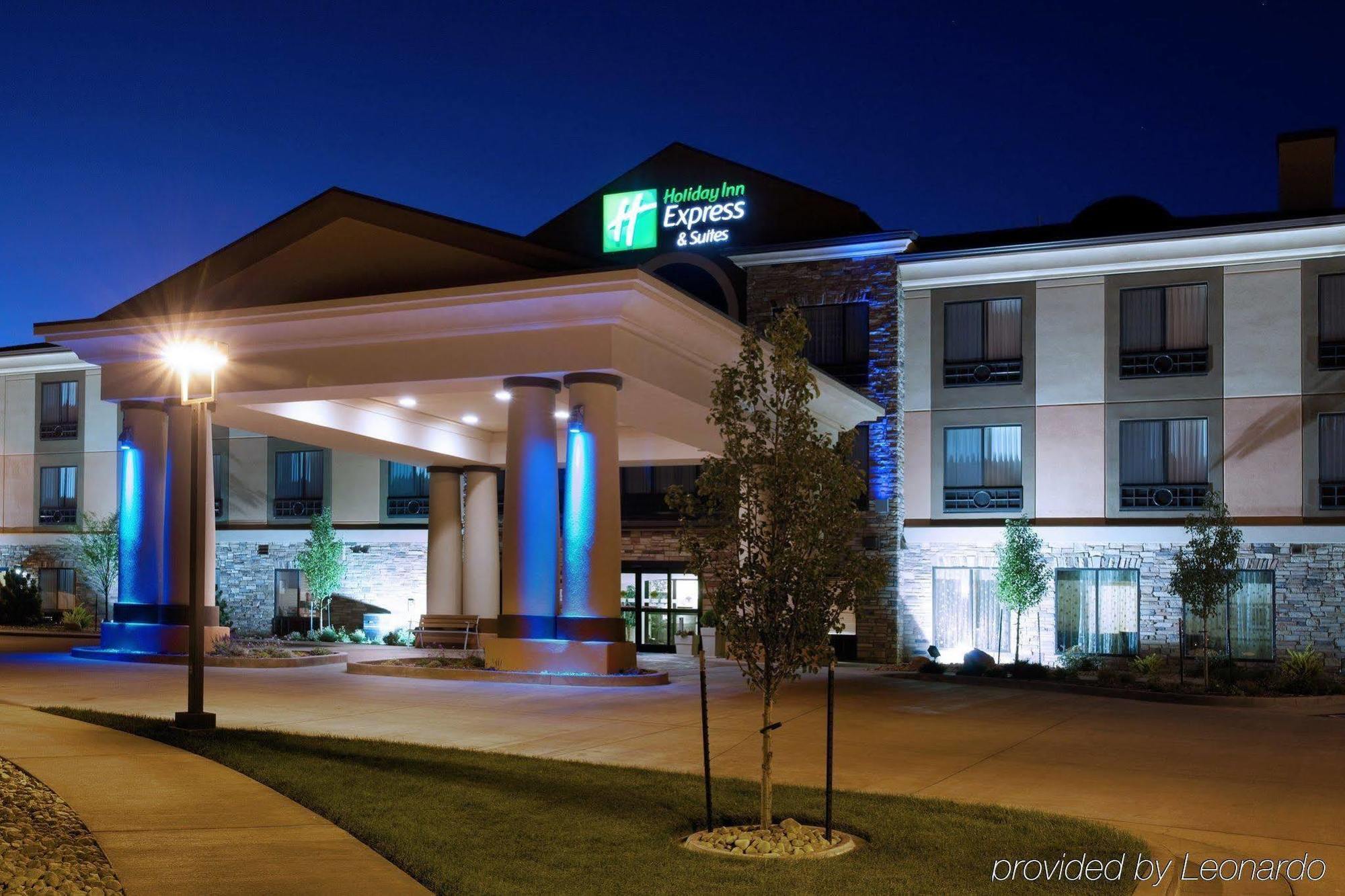Holiday Inn Express Richfield By Ihg Exterior photo